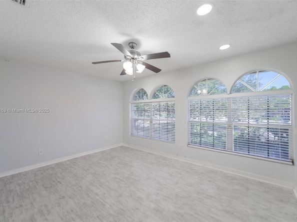 2101 Oakmont Ter, Coral Springs FL 33071