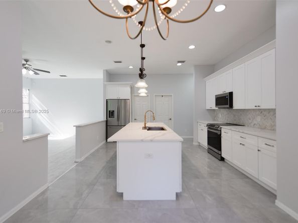 2101 Oakmont Ter, Coral Springs FL 33071