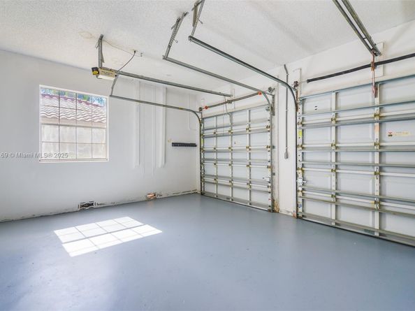 2101 Oakmont Ter, Coral Springs FL 33071