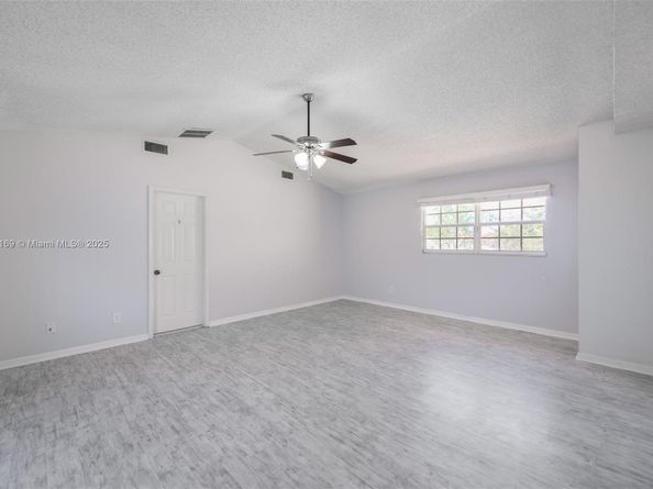 2101 Oakmont Ter, Coral Springs FL 33071