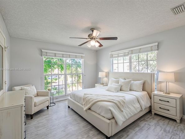 2101 Oakmont Ter, Coral Springs FL 33071