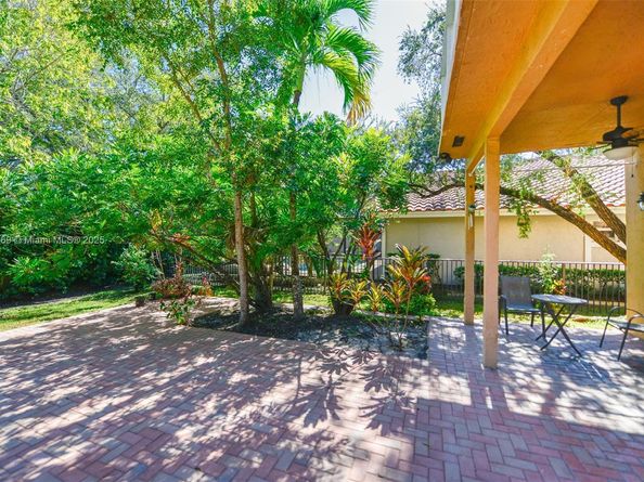 2101 Oakmont Ter, Coral Springs FL 33071