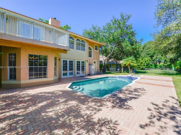 2101 Oakmont Ter, Coral Springs FL 33071