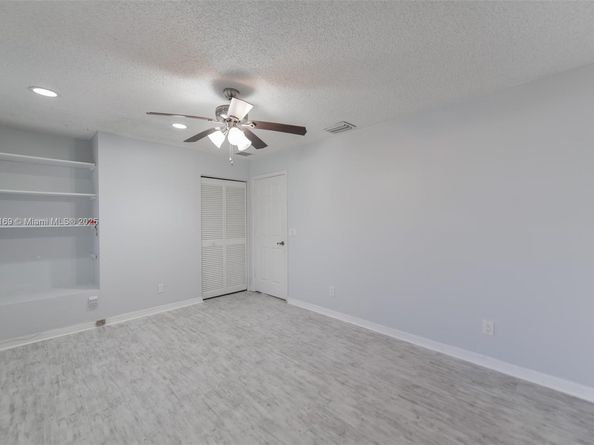 2101 Oakmont Ter, Coral Springs FL 33071