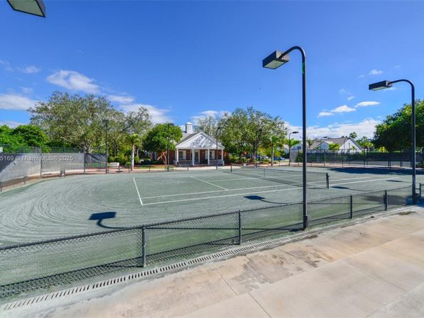 2101 Oakmont Ter, Coral Springs FL 33071