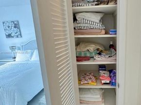 581 Blue Heron Drive 221B, Hallandale Beach FL 33009