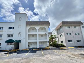 581 Blue Heron Drive 221B, Hallandale Beach FL 33009