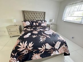 581 Blue Heron Drive 221B, Hallandale Beach FL 33009