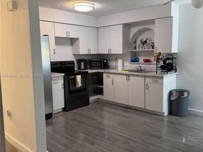 2757 SW 34th Ave, Miami FL 33133