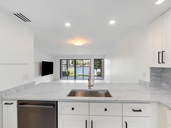 1800 S Ocean Dr 109, Fort Lauderdale FL 33316