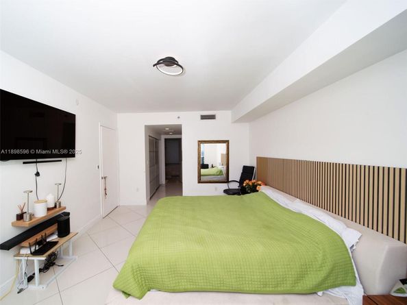 1800 S Ocean Dr 3102, Hallandale Beach FL 33009