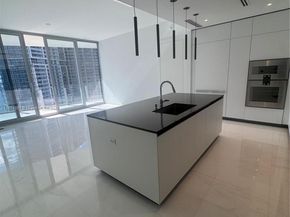 300 Biscayne Boulevard Way 3506W, Miami FL 33131