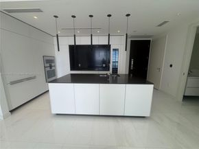 300 Biscayne Boulevard Way 3506W, Miami FL 33131