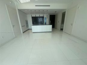 300 Biscayne Boulevard Way 3506W, Miami FL 33131