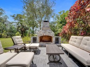 9004 NW 70th Ct, Parkland FL 33067