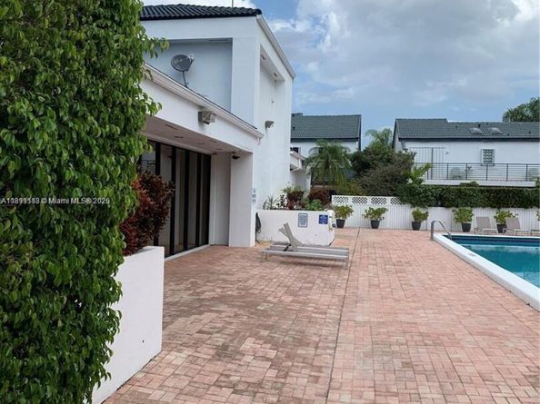 233 NE 212th Ter, Miami FL 33179