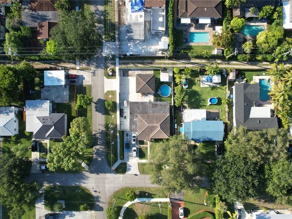 771 Swan Ave, Miami Springs FL 33166