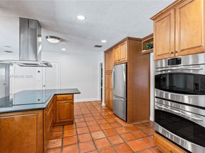 7521 SW 175th St, Palmetto Bay FL 33157
