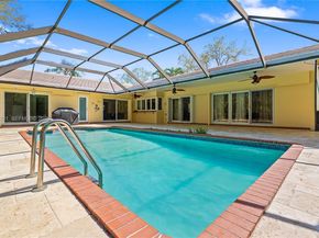7521 SW 175th St, Palmetto Bay FL 33157