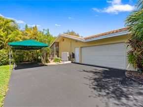 7521 SW 175th St, Palmetto Bay FL 33157