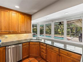 7521 SW 175th St, Palmetto Bay FL 33157