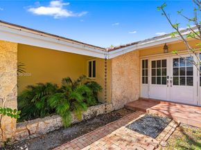 7521 SW 175th St, Palmetto Bay FL 33157