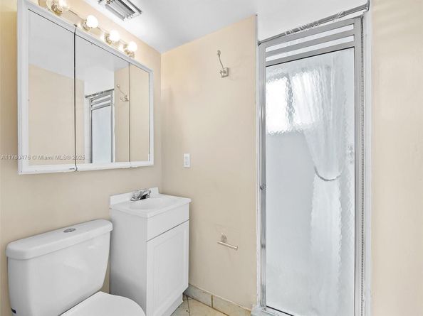 1644 NE 30TH St, Pompano Beach FL 33064