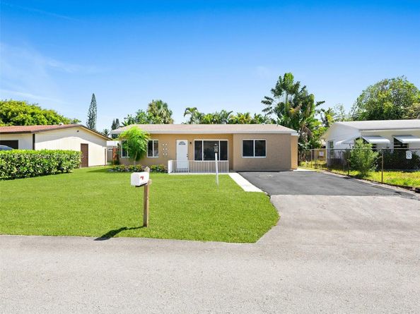 1644 NE 30TH St, Pompano Beach FL 33064