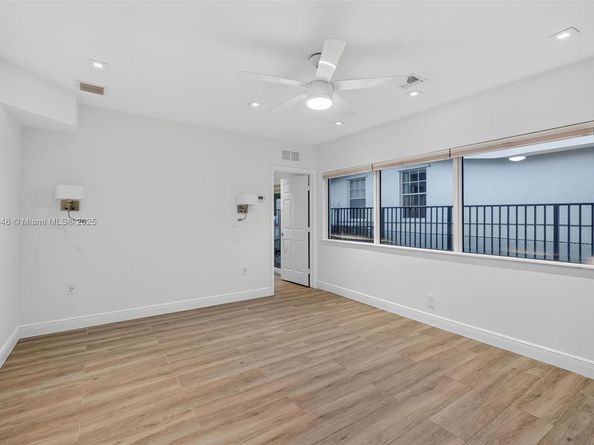 2524 Marathon Ln, Fort Lauderdale FL 33312