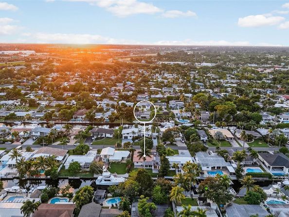 2524 Marathon Ln, Fort Lauderdale FL 33312