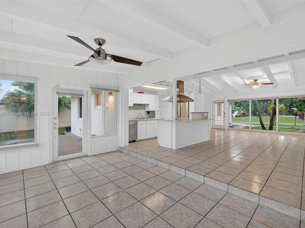 2524 Marathon Ln, Fort Lauderdale FL 33312