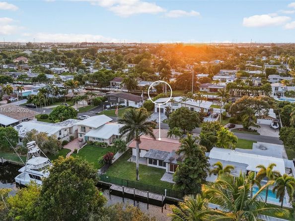 2524 Marathon Ln, Fort Lauderdale FL 33312