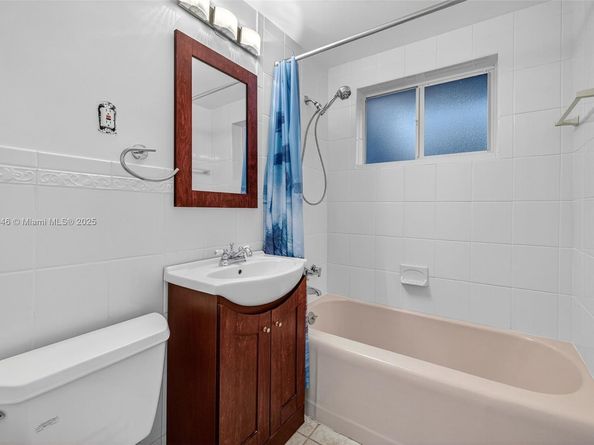 2524 Marathon Ln, Fort Lauderdale FL 33312