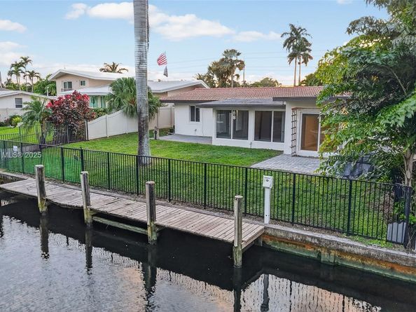 2524 Marathon Ln, Fort Lauderdale FL 33312