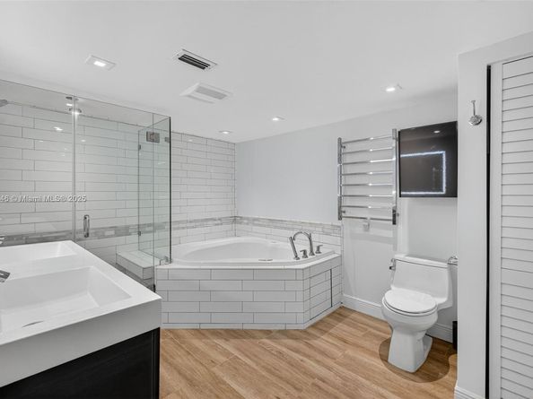 2524 Marathon Ln, Fort Lauderdale FL 33312