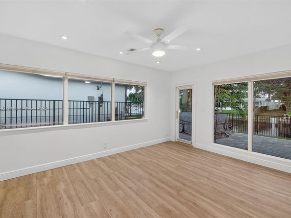 2524 Marathon Ln, Fort Lauderdale FL 33312