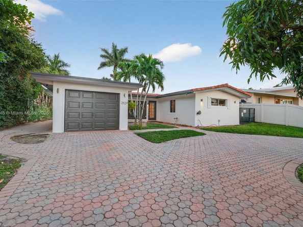 2524 Marathon Ln, Fort Lauderdale FL 33312