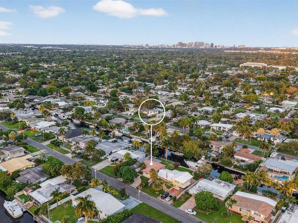 2524 Marathon Ln, Fort Lauderdale FL 33312