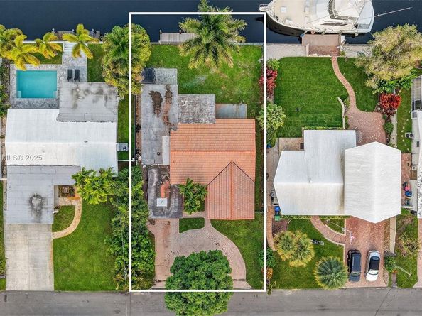 2524 Marathon Ln, Fort Lauderdale FL 33312