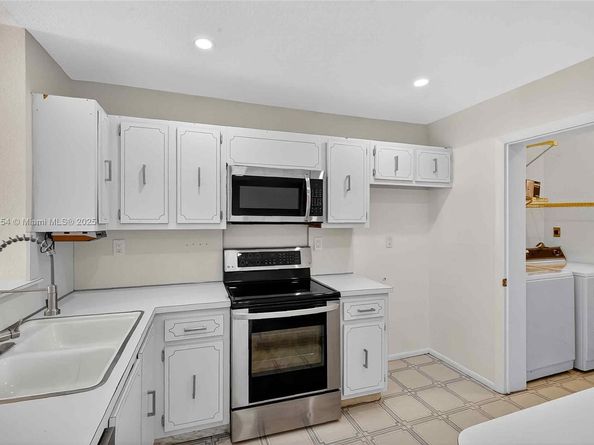 13771 SW 84th St C, Miami FL 33183