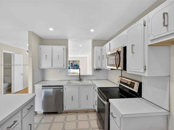 13771 SW 84th St C, Miami FL 33183