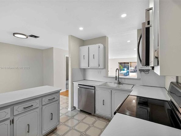 13771 SW 84th St C, Miami FL 33183