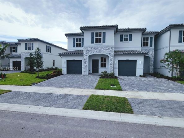 12010 NW 47th Mnr, Coral Springs FL 33076
