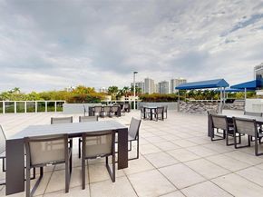 3675 N Country Club Dr 1610, Aventura FL 33180