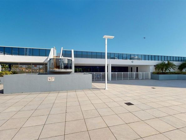 3675 N Country Club Dr 1610, Aventura FL 33180