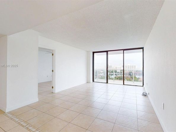 3675 N Country Club Dr 1610, Aventura FL 33180