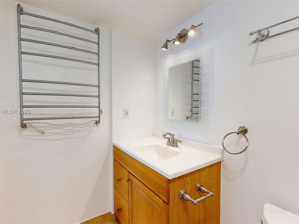 3675 N Country Club Dr 1610, Aventura FL 33180