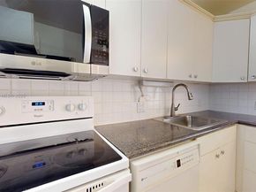 3675 N Country Club Dr 1610, Aventura FL 33180