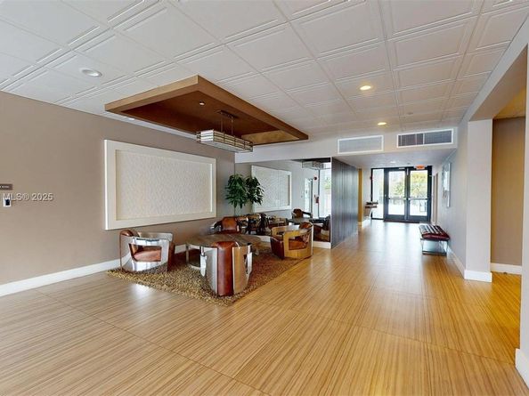 3675 N Country Club Dr 1610, Aventura FL 33180