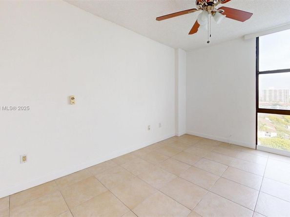 3675 N Country Club Dr 1610, Aventura FL 33180